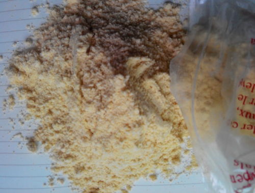 山坡放養豬羊牛雞鴨鵝專用好飼料廠家批發送貨