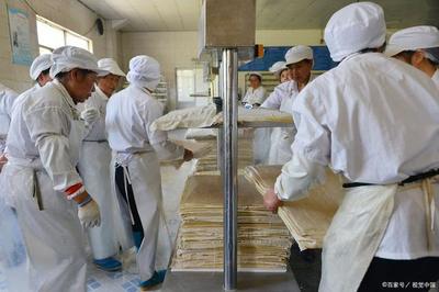 15個月蒸發5300億!中國"食品之王"跌落神壇,20萬股東欲哭無淚